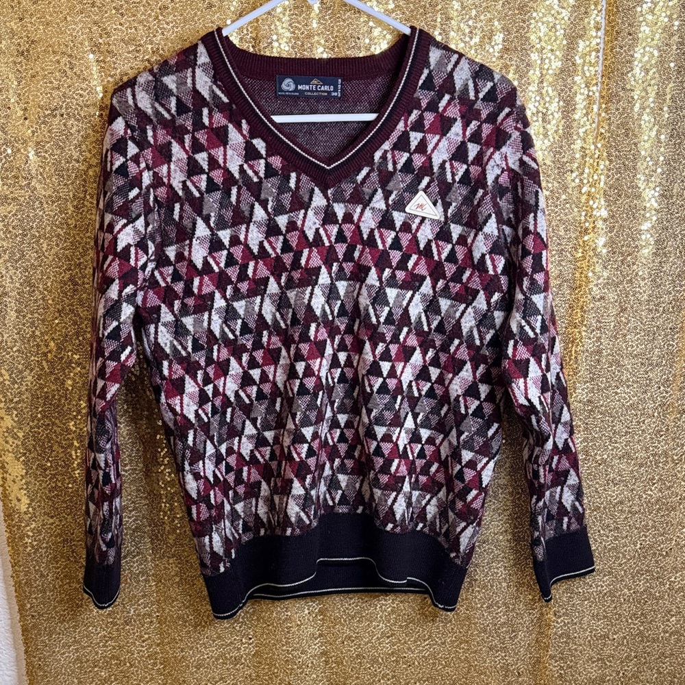 MonteCarlo Men's V-Neck Pullover with geometric pattern wine red. 55%merino wool